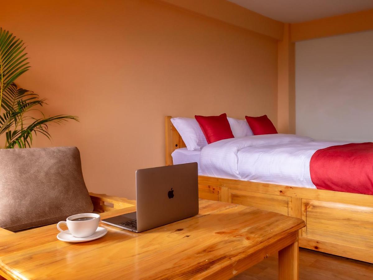 Eagle Nest Hotel Бхактапур Экстерьер фото