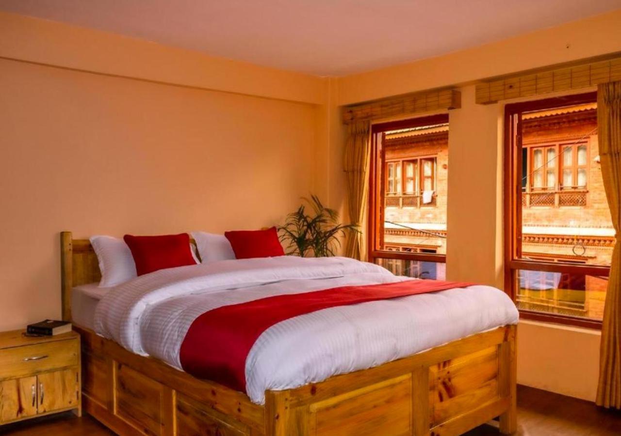 Eagle Nest Hotel Бхактапур Экстерьер фото